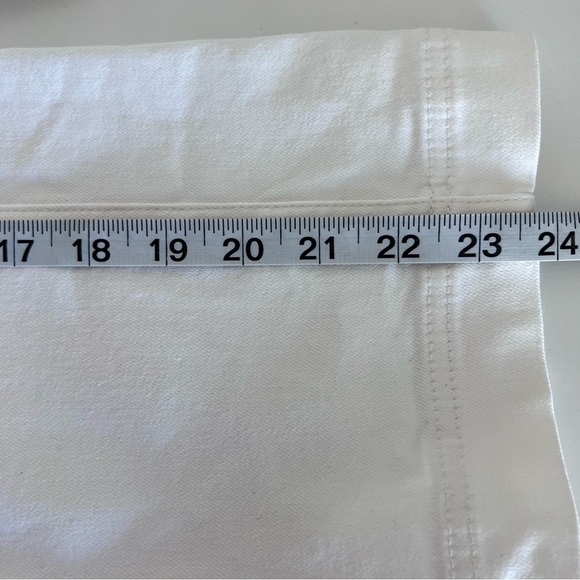 Everlane Women’s Cropped Wide Leg Short Jeans - Picture 10 of 16